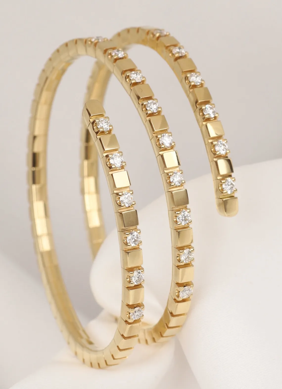 Geelgouden armband, 1.50 ct diamant, Gallery