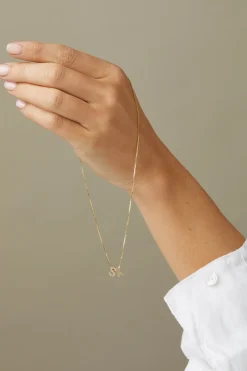 Geelgouden hanger D, Alphabet