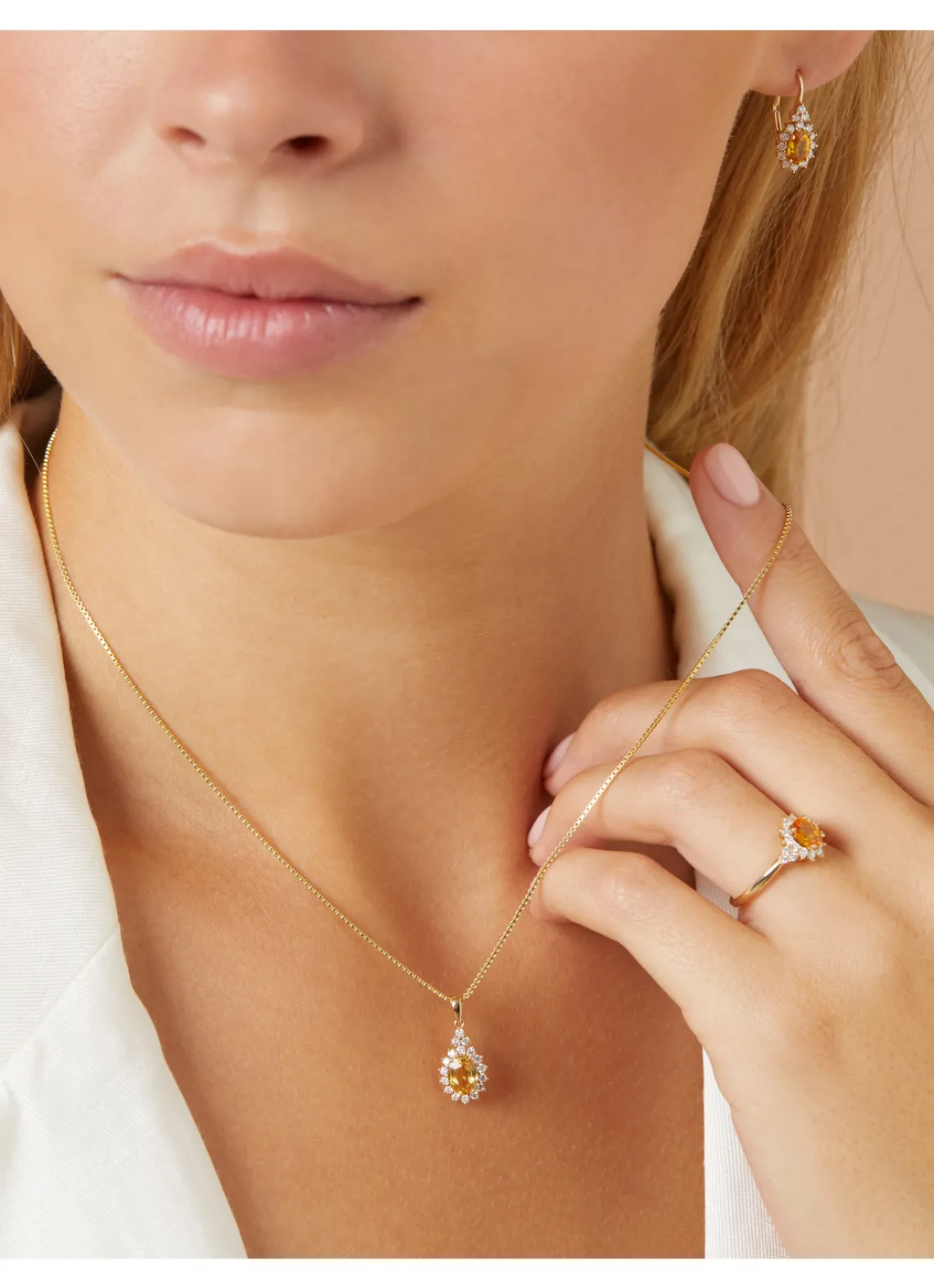 Geelgouden oorsieraden, 1.21 ct gele saffier, Eden