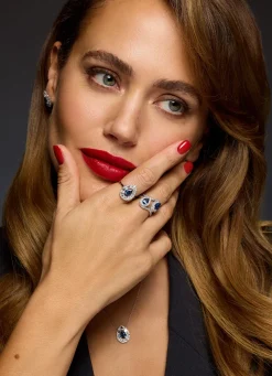 Witgouden collier, 0.76 ct blauwe saffier, Gallery