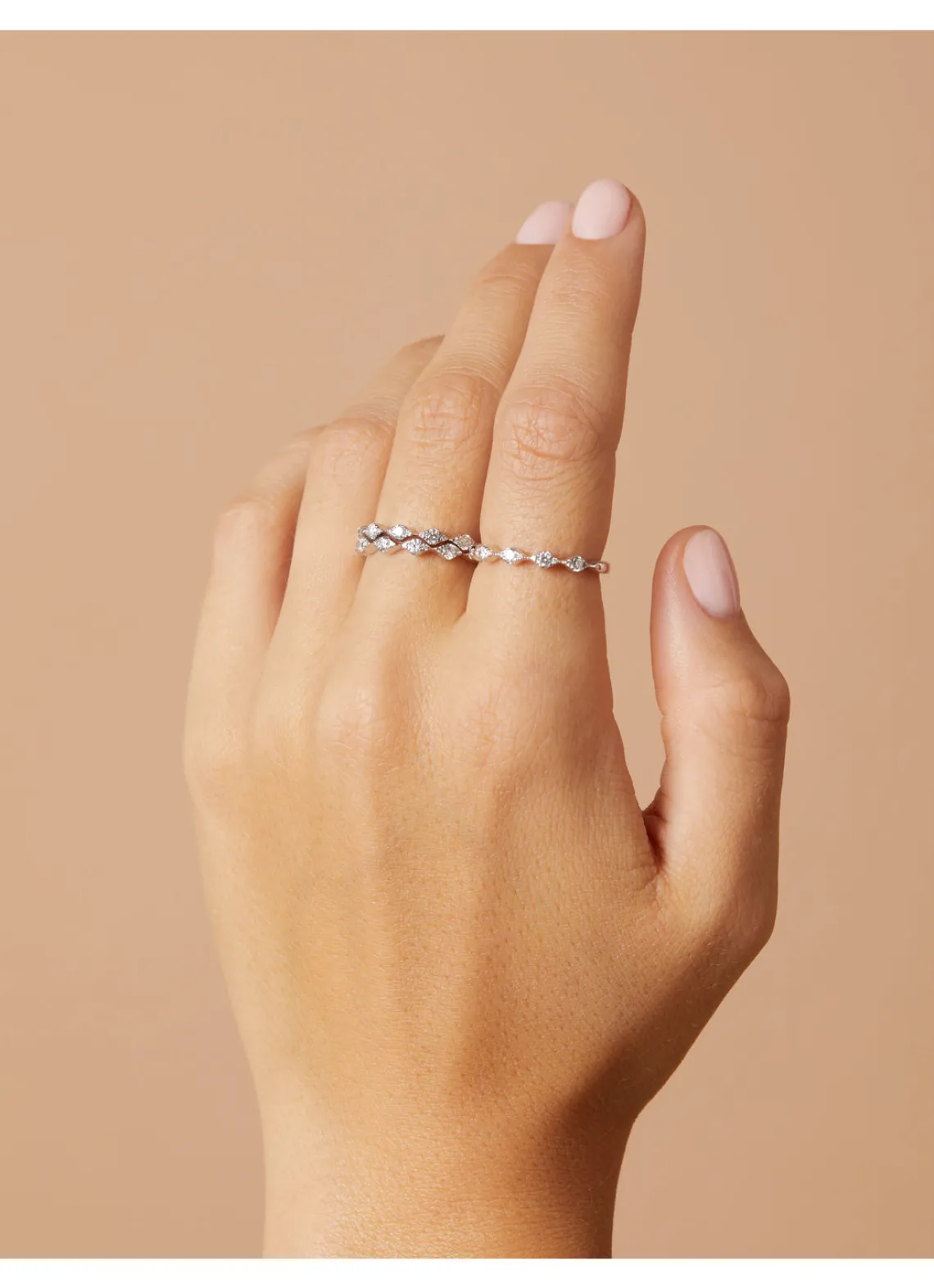 Witgouden ring, 0.24 ct diamant, Caviar