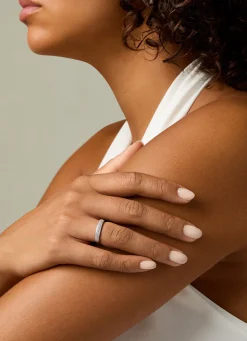 Witgouden ring, 0.45 ct diamant, Caviar